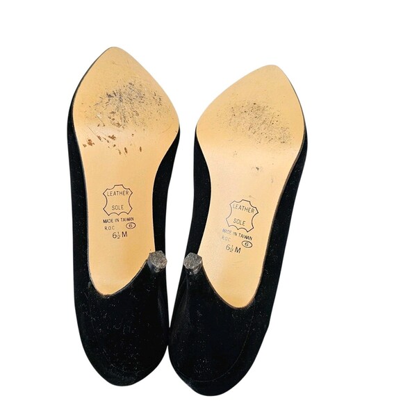 Vintage 90s Touch Of Nina Black Velvet Heels Pumps Shoes Leather Sole 6.5 M - Picture 6 of 16